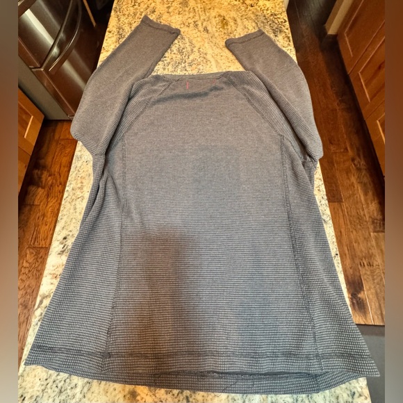 Tommy Bahama light waffle weave long sleeved shirt - Picture 3 of 10